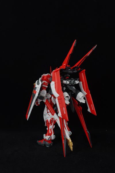MG  机动战士高达SEED DESTINY ASTRAY R 异端高达红色机(翔翼型装备)