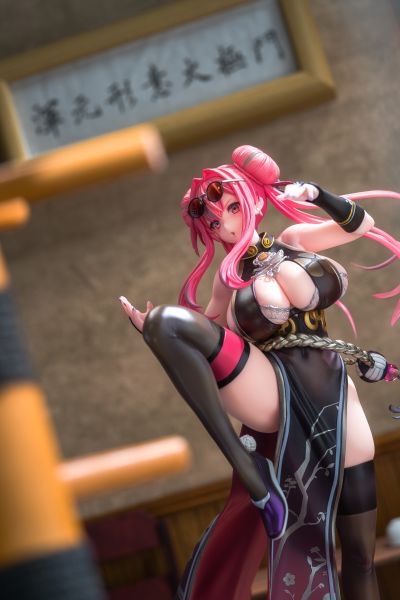 朋友们好啊我是浑元形意太极门掌门人布保国