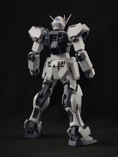 ROBOT魂＜机动战士系列＞  机动战士高达SEED GAT-X105 强袭高达 装甲未启动模式 剧中版