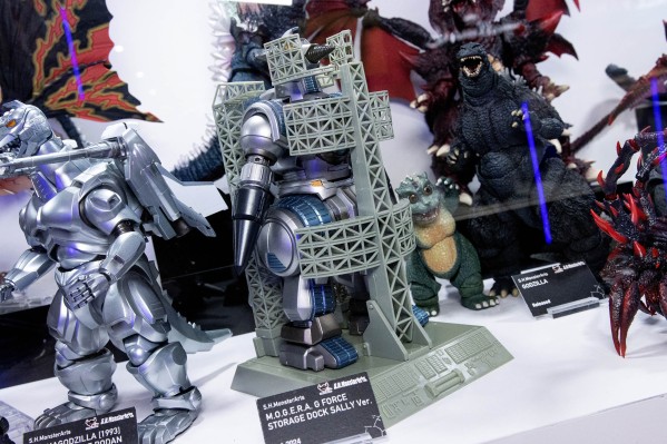 S.H.MonsterArts 摩杰拉 机库出击版