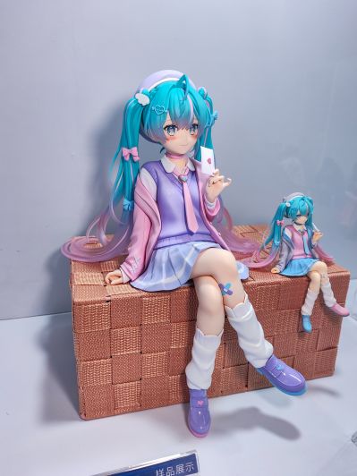 TENITOL 大号压泡面人偶 初音未来 恋爱的西装外套