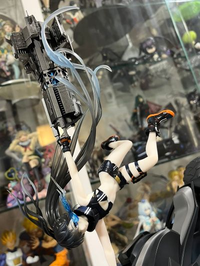 黑岩射手 黎明降临 皇后[黑岩射手] ~福家亮平概念海报~