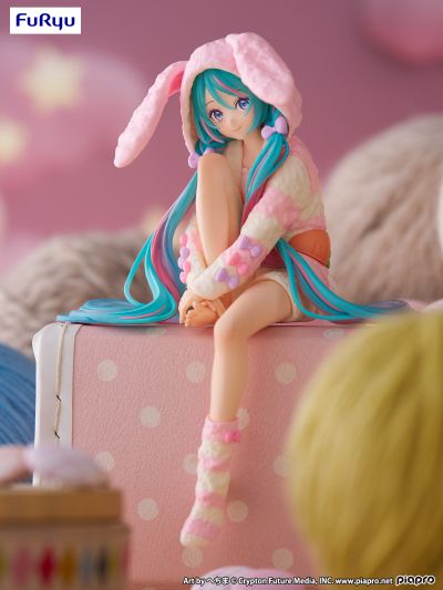 初音未来 压泡面人偶-兔耳睡衣-