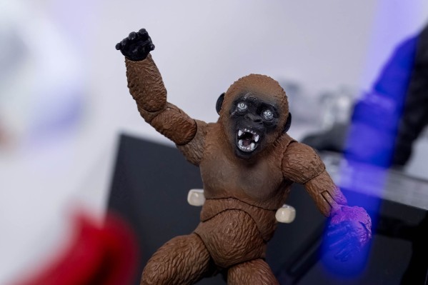 S.H.MonsterArts 迷你金刚与摩斯拉（2024）《哥斯拉大战金刚2：帝国崛起》