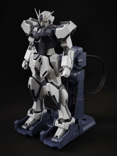 ROBOT魂＜机动战士系列＞  机动战士高达SEED GAT-X105 强袭高达 装甲未启动模式 剧中版