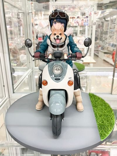 摇曳露营△ 志摩凛