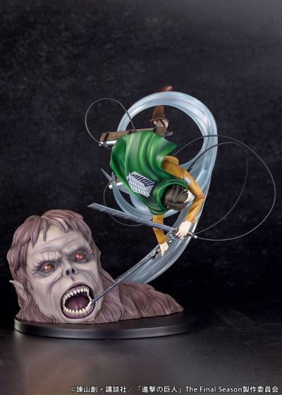 进击的巨人 利威尔 vs 兽之巨人