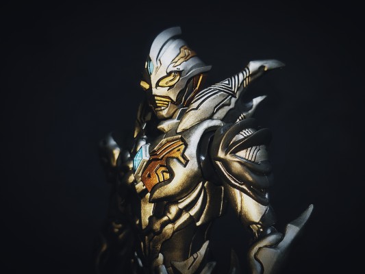 S.H.Figuarts 奥特银河格斗 新生代英雄 黑暗欧布奥特曼