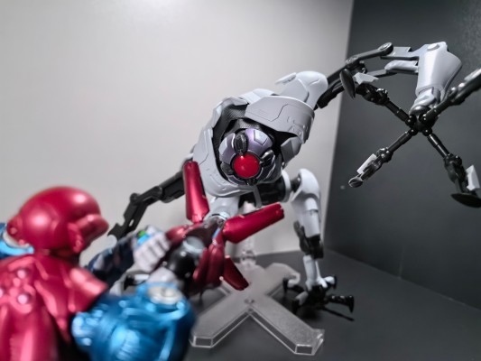 figma#613 密特罗德 生存恐惧 E.M.M.I.