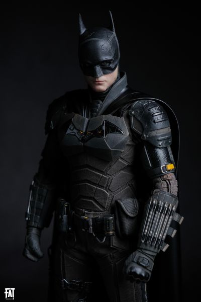 新蝙蝠侠 蝙蝠侠 和 布鲁斯韦恩 收藏级可动人偶