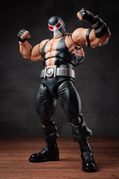 MAFEX 编号216 蝙蝠侠：骑士陨落 贝恩