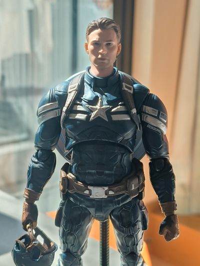 MAFEX 编号202 美国队长2 美国队长（潜行战衣）