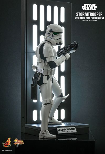 Movie Masterpiece - 1/6 Scale Fully Poseable Figure: Star Wars - Stormtrooper (with Death Star Environment)