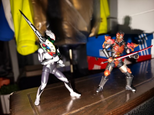 S.H.Figuarts 罗布奥特曼  黑暗欧布奥特曼