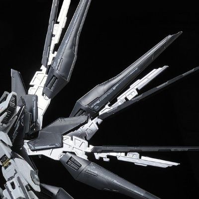RG  强袭自由高达 装甲未启动样式