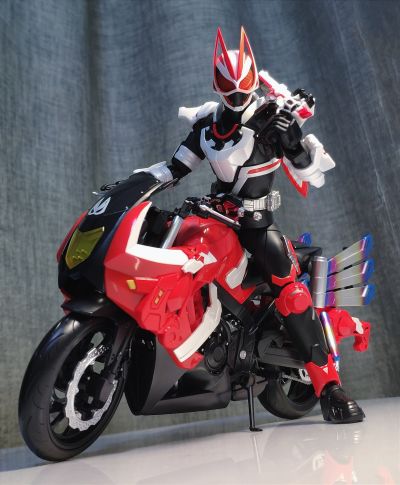 S.H.Figuarts 推进冲锋摩托