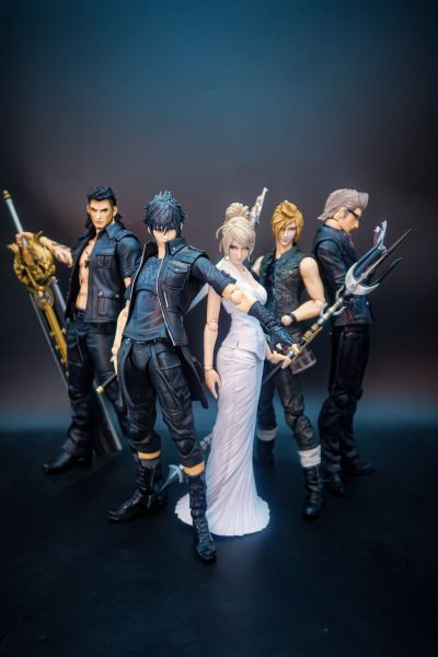 PlayArts改 最终幻想XV 露娜弗蕾娜·诺克斯·芙尔雷