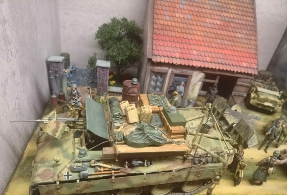 1/35 WW.II 德国 重型坦克 Sd.Kfz.182 虎王 亨舍尔炮塔（新型履带版）