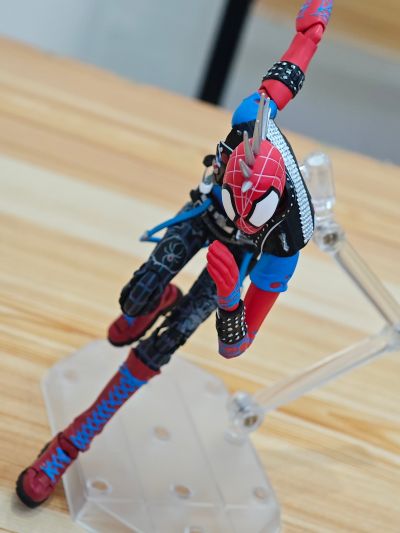 S.H.Figuarts  朋克蜘蛛侠（蜘蛛侠：纵横宇宙）