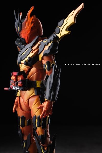 S.H.Figuarts 假面骑士创骑 假面骑士克罗兹 熔岩形态
