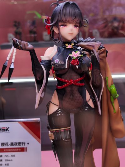 胜利女神：妮姬 樱花 黑夜密行