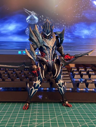 转轮科技 惊奇山口式 怪物猎人崛起：曙光 男剑士猎人 冰狼龙套装