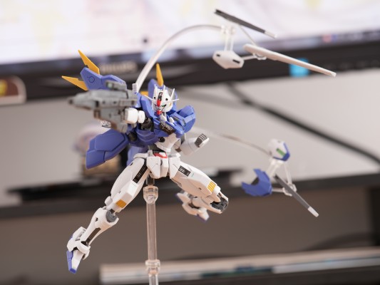 ROBOT魂＜机动战士系列＞    XVX-016RN  风灵高达（改修型） 剧中版~寂静零号~