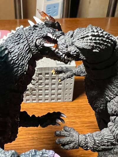 S.H.MonsterArts 哥斯拉大战太空哥斯拉 太空哥斯拉 福冈决战版