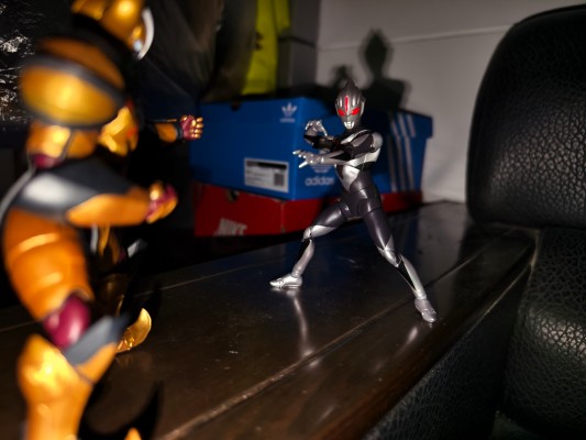 S.H.Figuarts 罗布奥特曼  黑暗欧布奥特曼