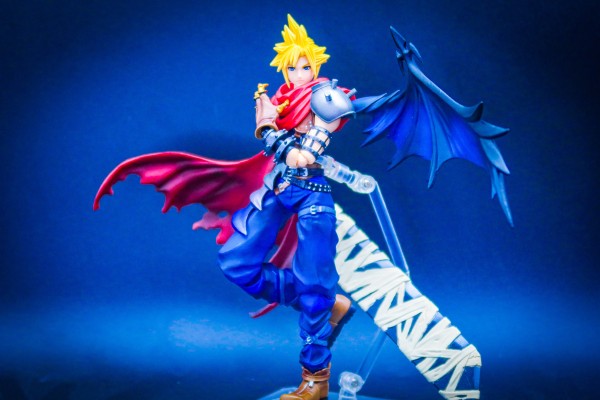 Bring Arts 王国之心 克劳德・史特莱夫 Another Form