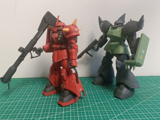 HGUC 1/144 机动战士高达 MSV-R 强尼·莱汀的归来 MS-06R-2 强尼・雷电专用扎古