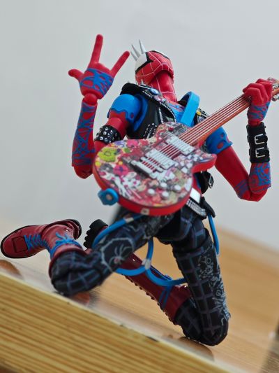 S.H.Figuarts  朋克蜘蛛侠（蜘蛛侠：纵横宇宙）