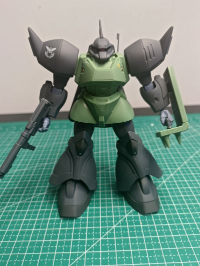 HGUC 1/144 机动战士高达 MSV-R 强尼·莱汀的归来 MS-06R-2 强尼・雷电专用扎古