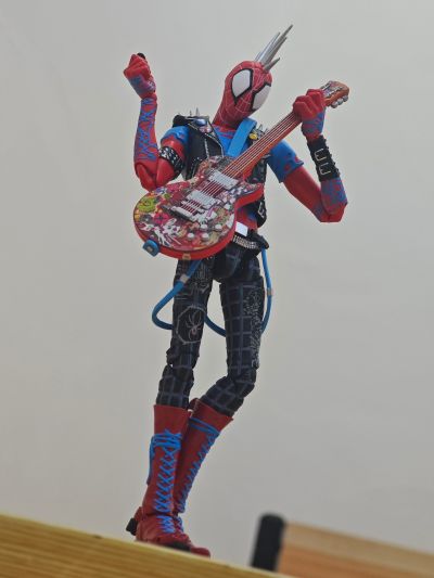 S.H.Figuarts  朋克蜘蛛侠（蜘蛛侠：纵横宇宙）