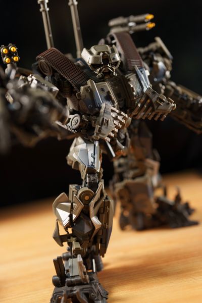 变形金刚大师级 MPM-15 吵闹