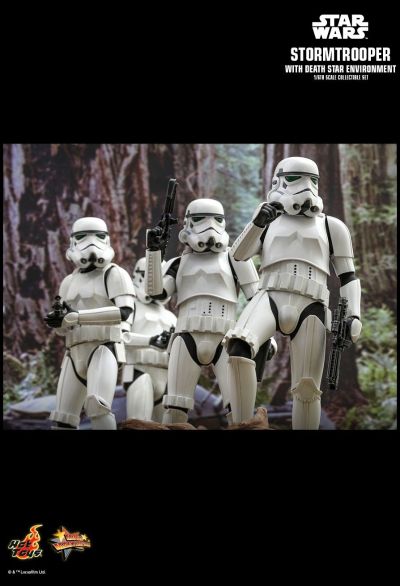 Movie Masterpiece - 1/6 Scale Fully Poseable Figure: Star Wars - Stormtrooper (with Death Star Environment)
