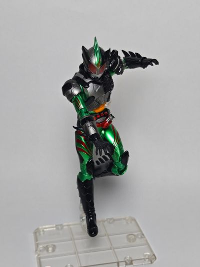 S.H.Figuarts   假面骑士亚马逊新生欧米伽  （Amazon.co.jp独家版）