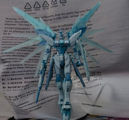 MG 1/100  自由高达 CROSS CONTRAST COLORS / 透明蓝