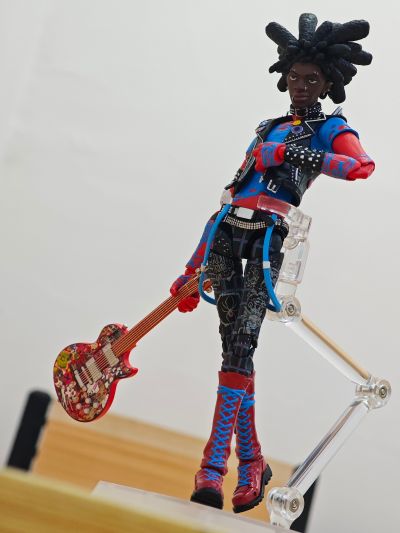 S.H.Figuarts  朋克蜘蛛侠（蜘蛛侠：纵横宇宙）