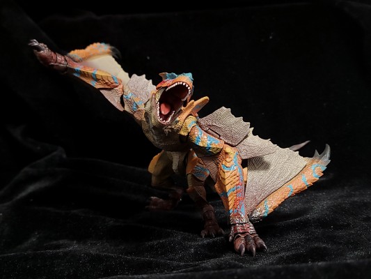 S.H.MonsterArts 怪物猎人系列 轰龙