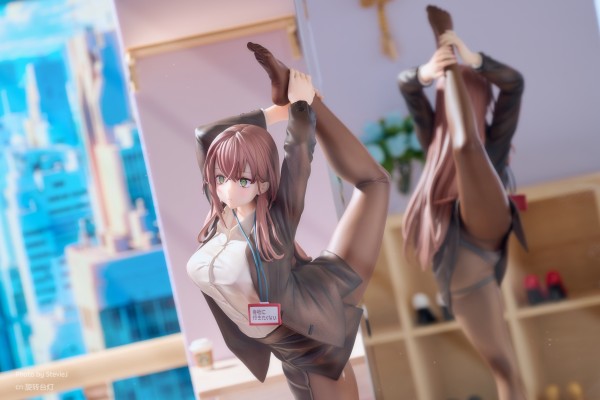 早起出门前突然不想上班的OL酱 白衣版