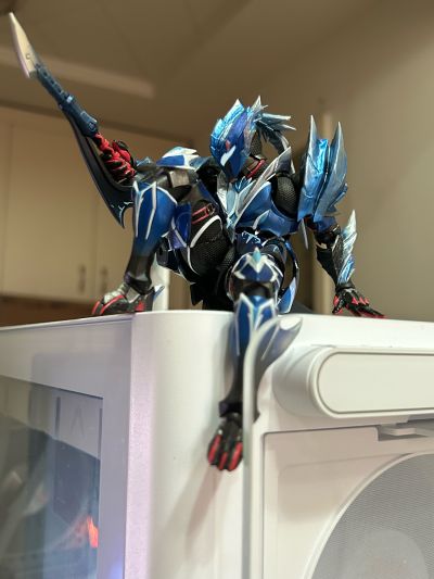 转轮科技 惊奇山口式 怪物猎人崛起：曙光 男剑士猎人 冰狼龙套装