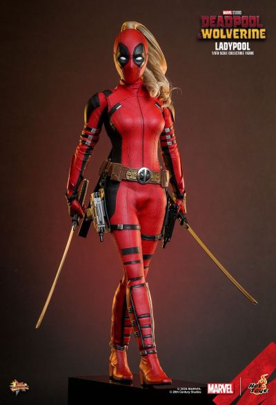 《死侍与金刚狼》女死侍1:6比例珍藏人偶