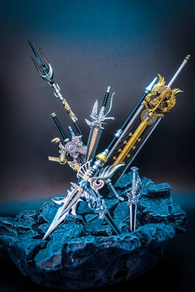 PlayArts改 最终幻想XV 露娜弗蕾娜·诺克斯·芙尔雷