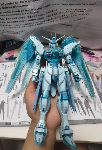 MG 1/100  自由高达 CROSS CONTRAST COLORS / 透明蓝