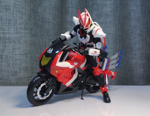 S.H.Figuarts 推进冲锋摩托