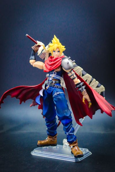 Bring Arts 王国之心 克劳德・史特莱夫 Another Form