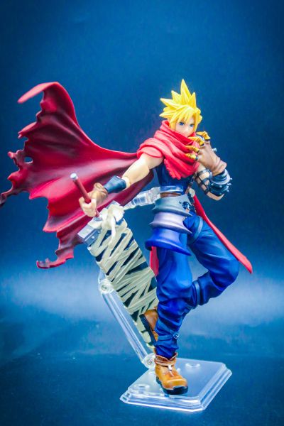 Bring Arts 王国之心 克劳德・史特莱夫 Another Form