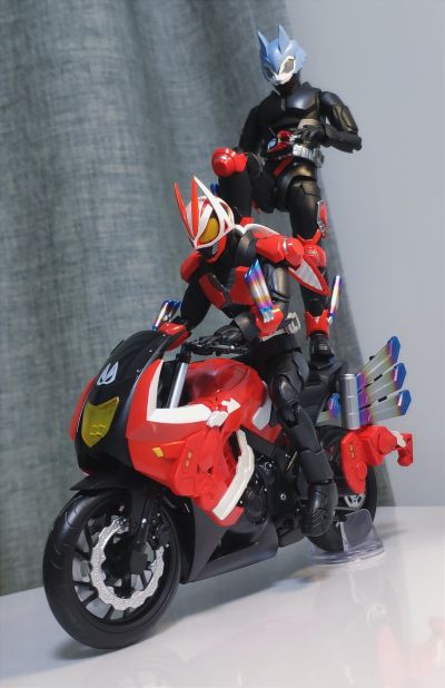 S.H.Figuarts 推进冲锋摩托