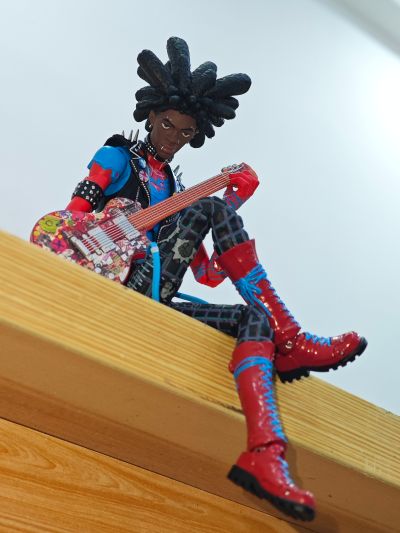 S.H.Figuarts  朋克蜘蛛侠（蜘蛛侠：纵横宇宙）